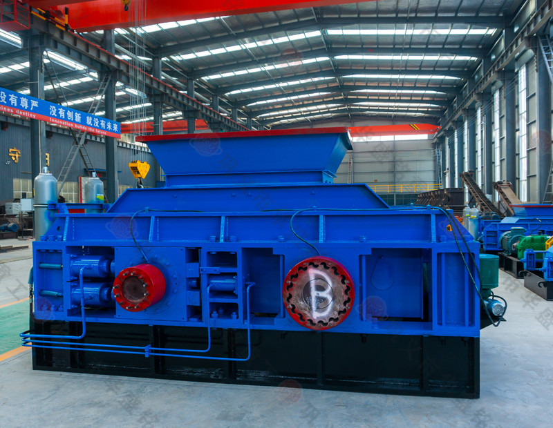 砂石廠需要什么設(shè)備，出料1-3mm對輥破碎機(jī)廠家